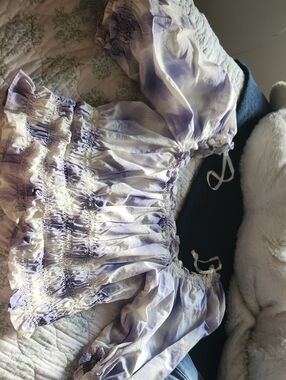 Levi's Lavender and White Tie-Dye Smocked Puff Sleeve Blouse